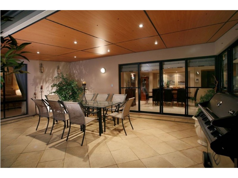 18 Swan Rd, Attadale WA 6156