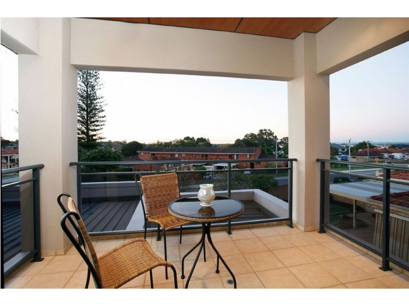 18 Swan Rd, Attadale WA 6156