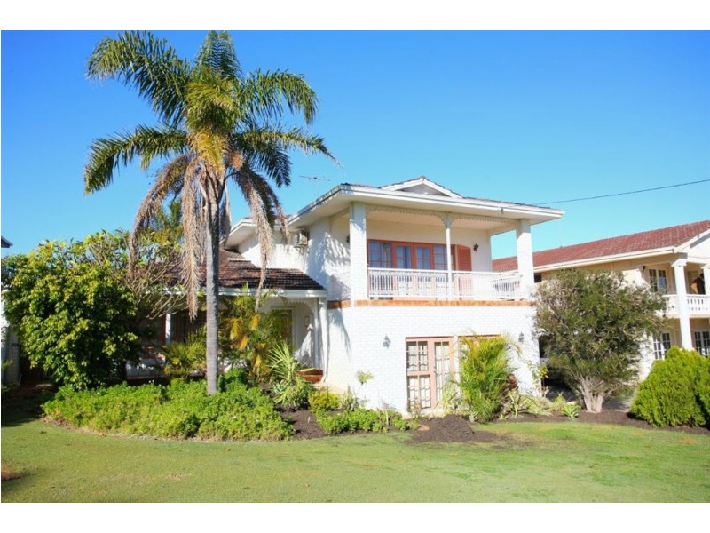 31 Edgewater Road, Salter Point WA 6152