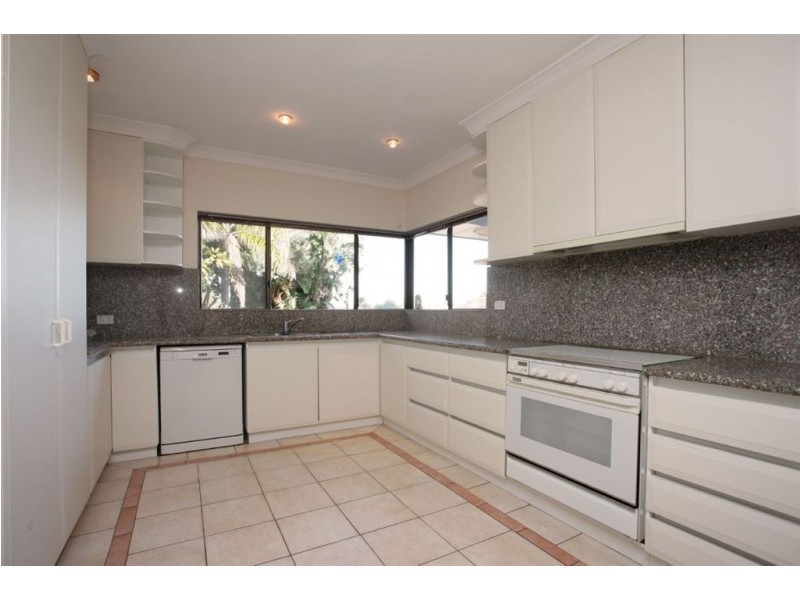 31 Edgewater Road, Salter Point WA 6152
