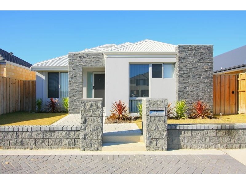 7 Malting Ct, Canning Vale WA 6155