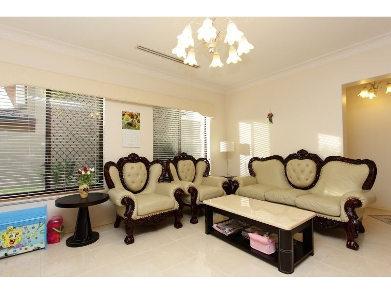 13A Queens Rd, Mount Pleasant WA 6153