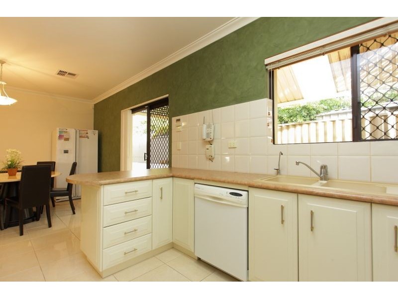 13A Queens Rd, Mount Pleasant WA 6153