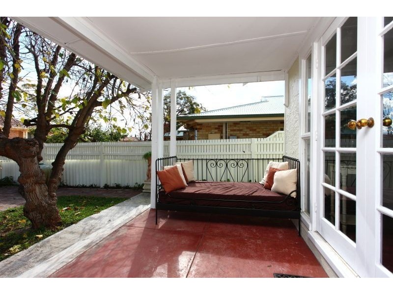 64 Ogilvie Rd, Mount Pleasant WA 6153