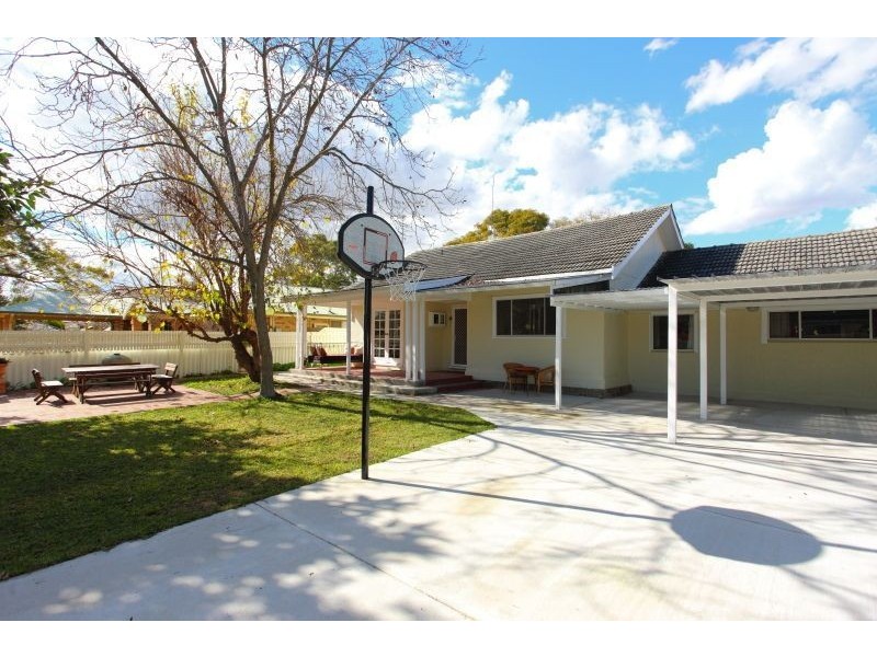 64 Ogilvie Rd, Mount Pleasant WA 6153