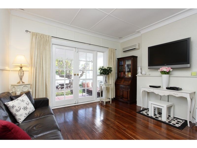 64 Ogilvie Rd, Mount Pleasant WA 6153