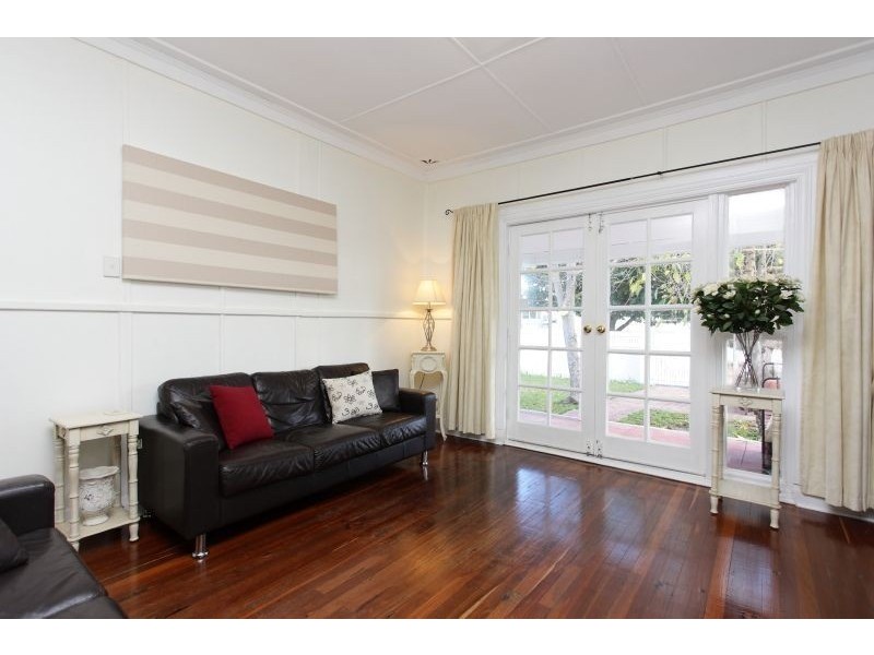 64 Ogilvie Rd, Mount Pleasant WA 6153