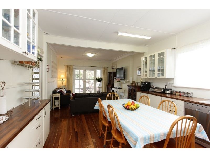 64 Ogilvie Rd, Mount Pleasant WA 6153