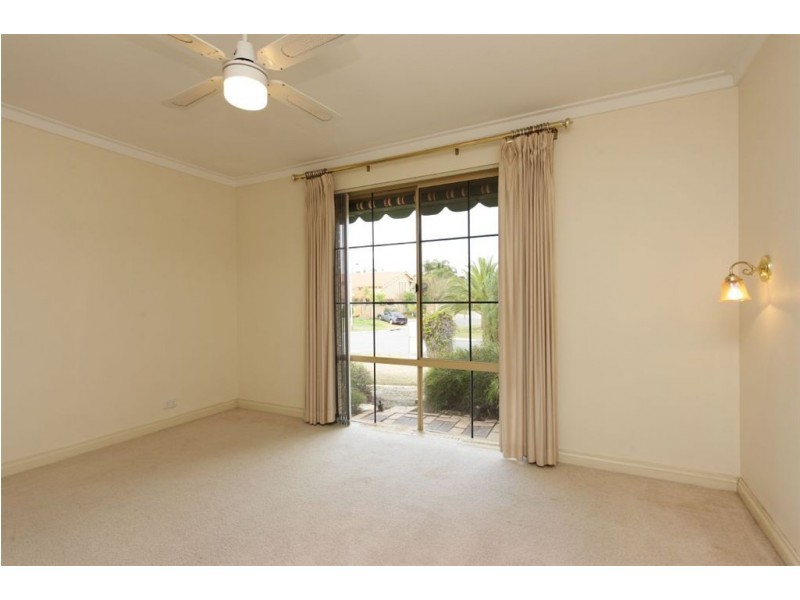 36 Kingsmill Gardens, Winthrop WA 6150