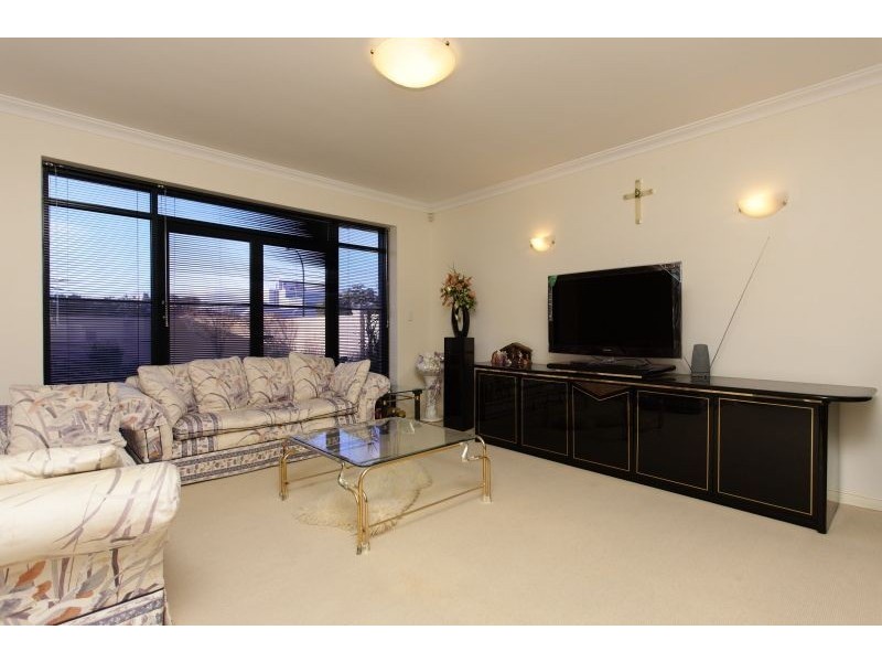 6 Helm St, Mount Pleasant WA 6153