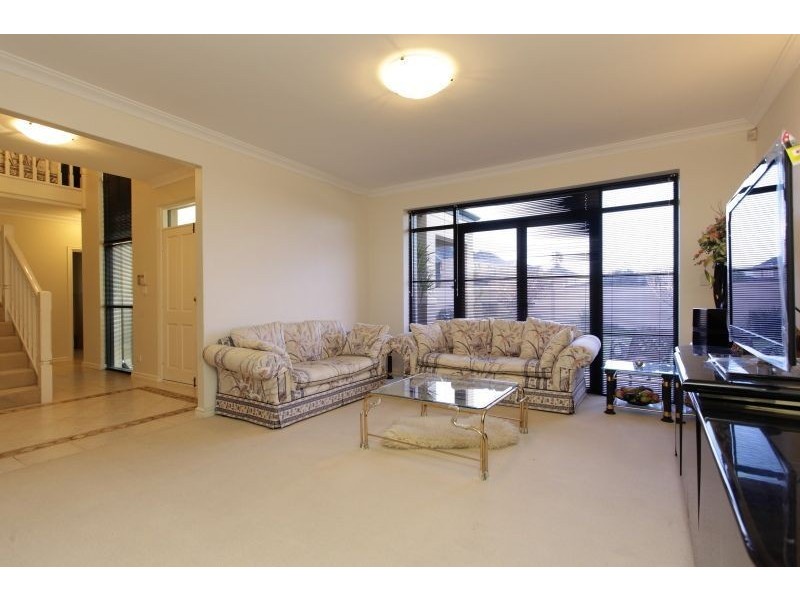 6 Helm St, Mount Pleasant WA 6153