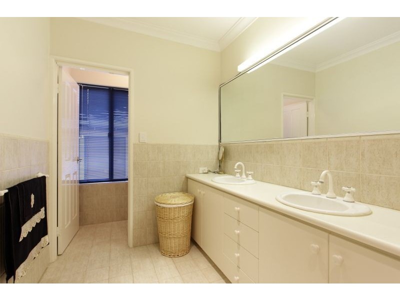 6 Helm St, Mount Pleasant WA 6153