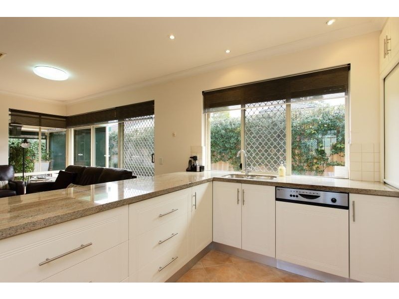 10 Queens Road, Mount Pleasant WA 6153