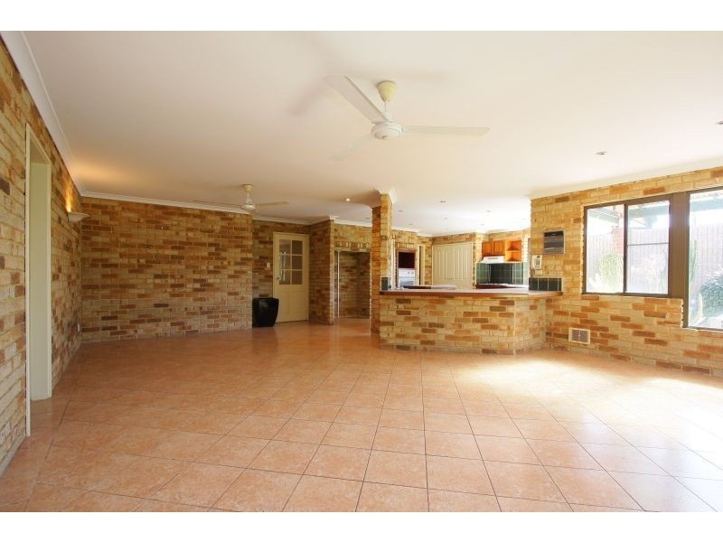 48 Kingsmill Gardens, Winthrop WA 6150