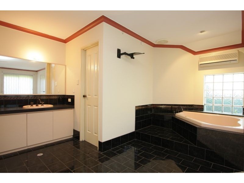 48 Kingsmill Gardens, Winthrop WA 6150