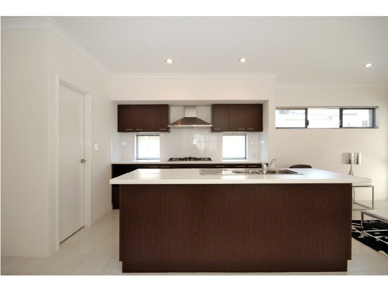 16A Lowes Street, Cloverdale WA 6105