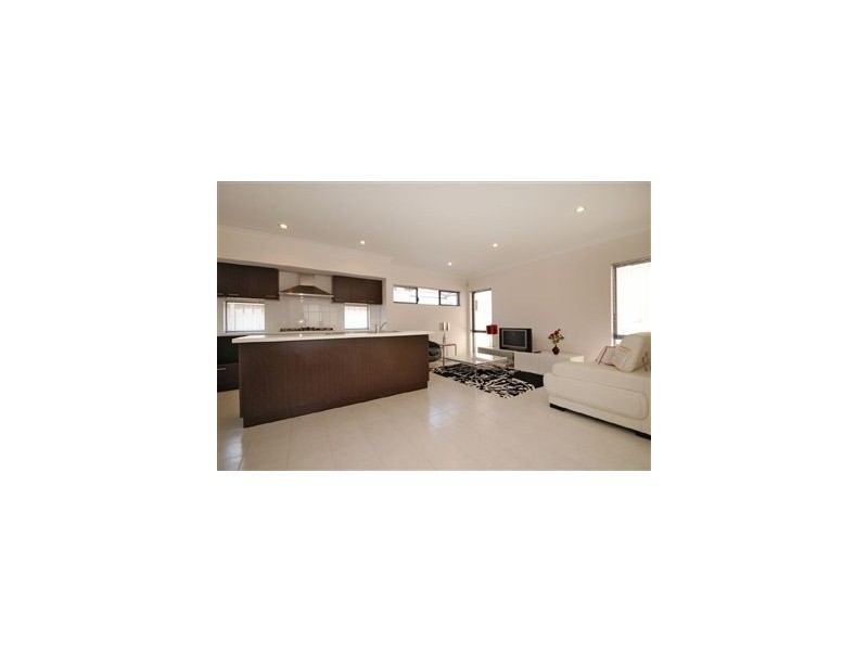 16A Lowes Street, Cloverdale WA 6105
