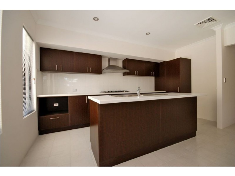 16C Lowes Street, Cloverdale WA 6105
