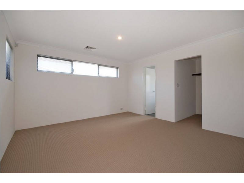 16C Lowes Street, Cloverdale WA 6105