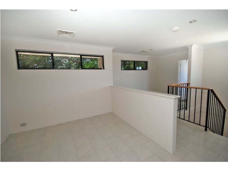 16C Lowes Street, Cloverdale WA 6105
