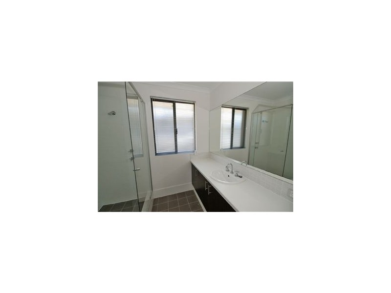 16C Lowes Street, Cloverdale WA 6105
