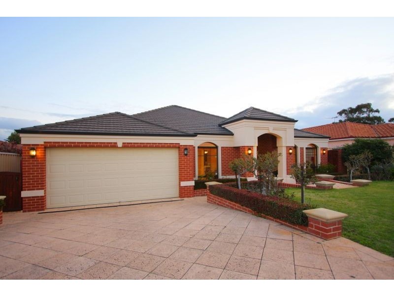 92 Aitken Drive, Winthrop WA 6150