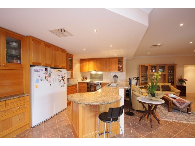 92 Aitken Drive, Winthrop WA 6150