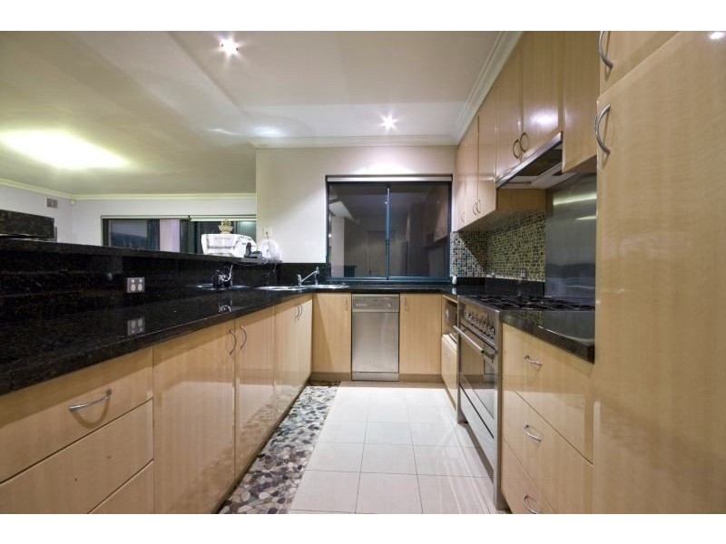 24 Robert Street, Como WA 6152