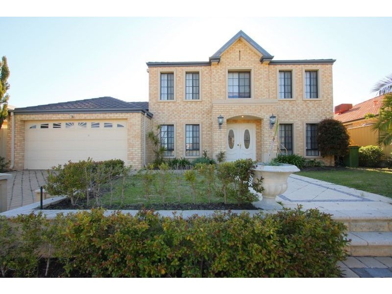 35 Lowan Loop, Karawara WA 6152