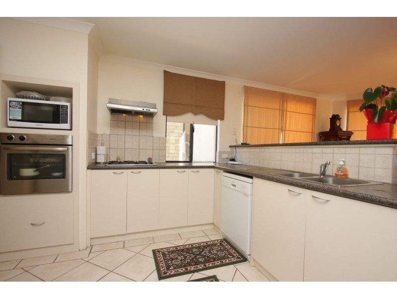 35 Lowan Loop, Karawara WA 6152