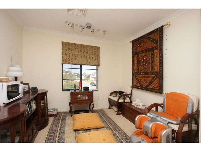 35 Lowan Loop, Karawara WA 6152