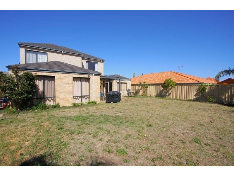 35 Lowan Loop, Karawara WA 6152