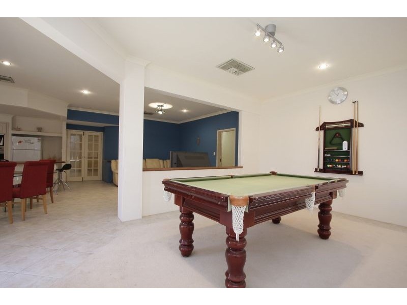 34 Sutherland Crescent, Winthrop WA 6150