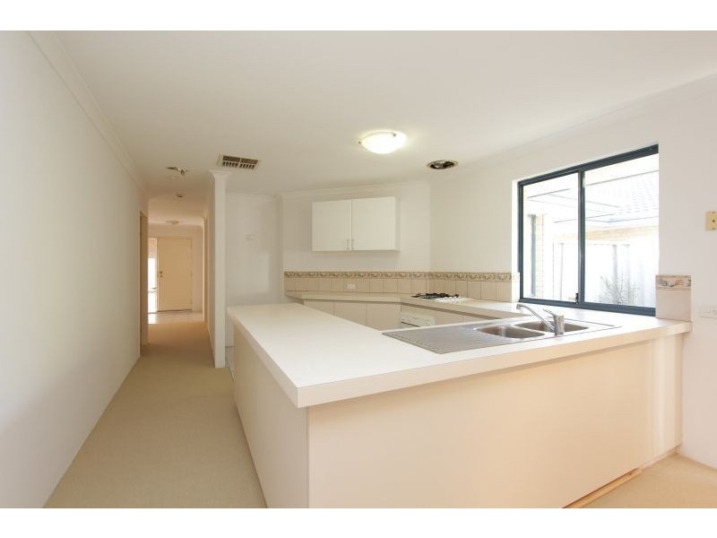 2/73 Queen Street, Bentley WA 6102