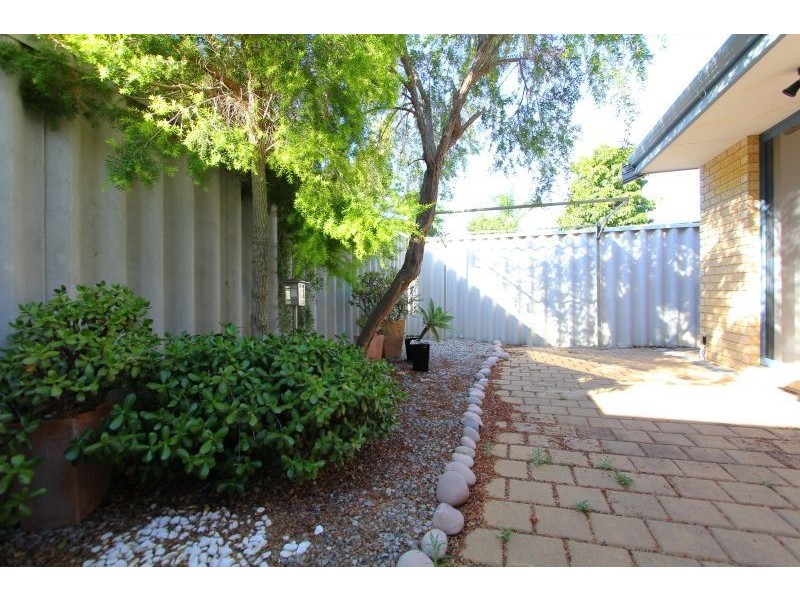 2/73 Queen Street, Bentley WA 6102