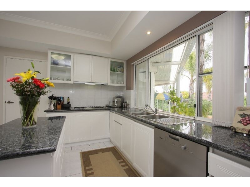 3 Rossiter Way, Winthrop WA 6150