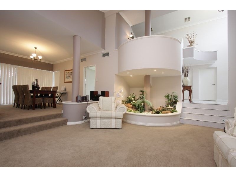 3 Rossiter Way, Winthrop WA 6150