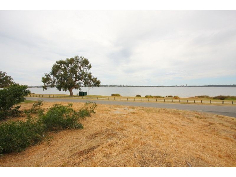 9 The Strand, Applecross WA 6153