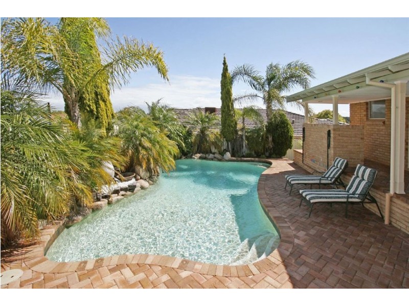 2 Storrs Place, Winthrop WA 6150