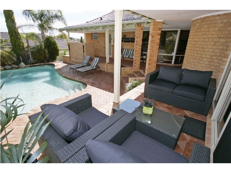 2 Storrs Place, Winthrop WA 6150