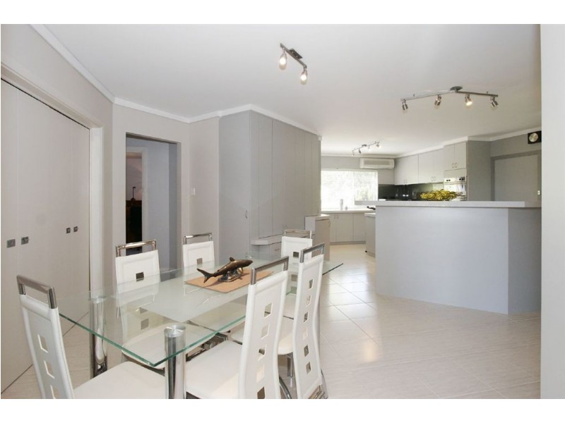 2 Storrs Place, Winthrop WA 6150