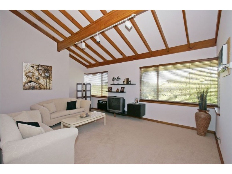 2 Storrs Place, Winthrop WA 6150