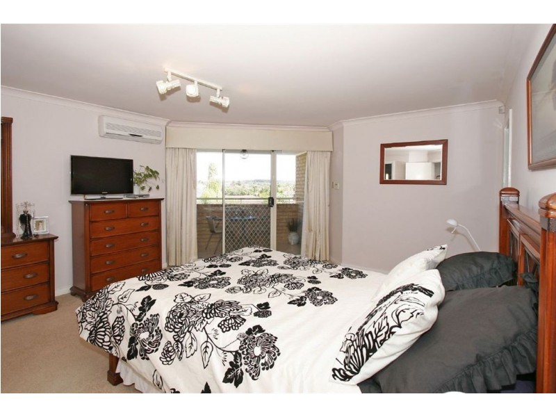 2 Storrs Place, Winthrop WA 6150