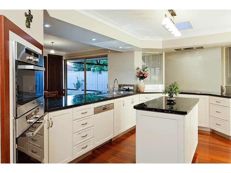 15 Quirk Dale, Winthrop WA 6150