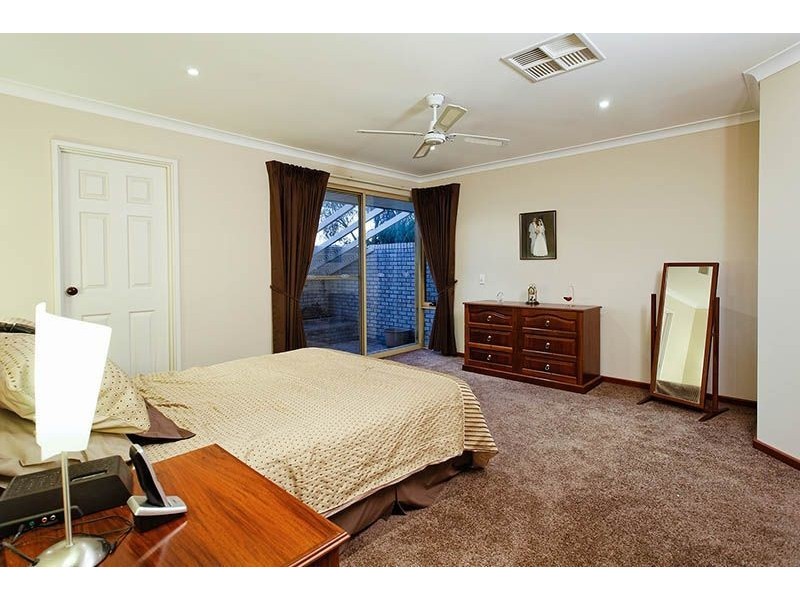 15 Quirk Dale, Winthrop WA 6150