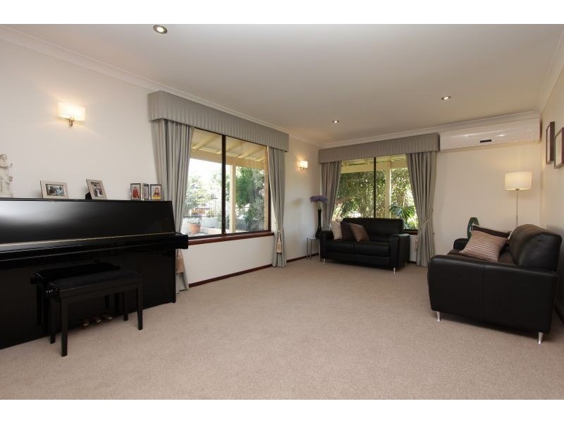 20 St Michael Terrace, Mount Pleasant WA 6153