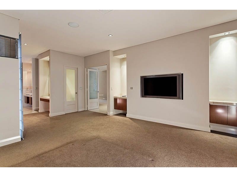 11 Lupin Hill Grove, Nedlands WA 6009