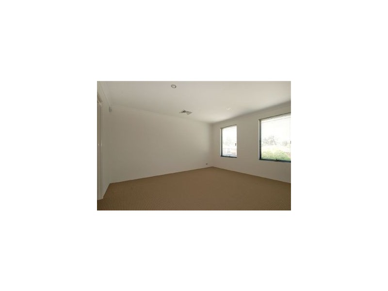 327 Fulham Street, Cloverdale WA 6105