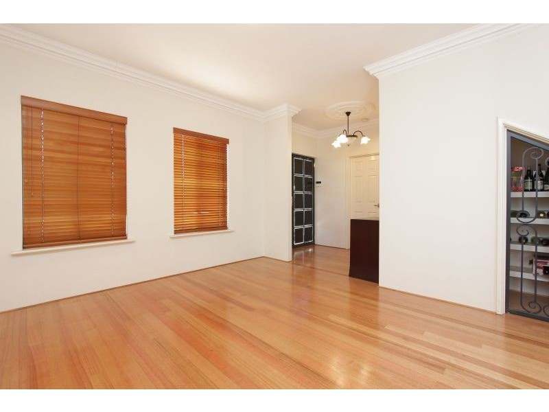 8 Hesford Avenue, Mount Pleasant WA 6153