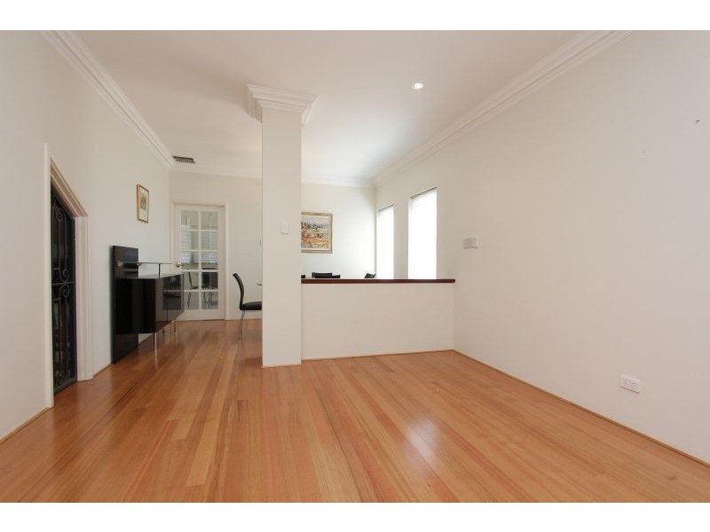 8 Hesford Avenue, Mount Pleasant WA 6153